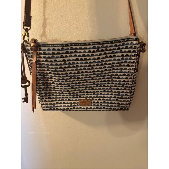 Fossil Leather Crossbody Purse - Picture 2 of 7